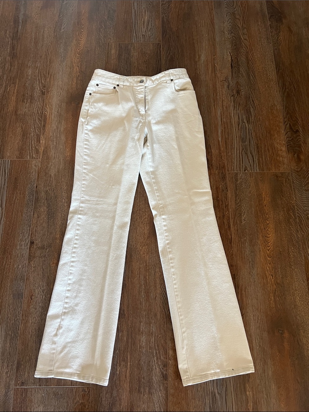 Classic Women's White Straight-Leg Jeans